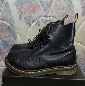 Dr. Martens Pascal boots unisex
